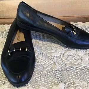 Cabin Creek Women's Size 9W black leather slip on loafers flats gold accent